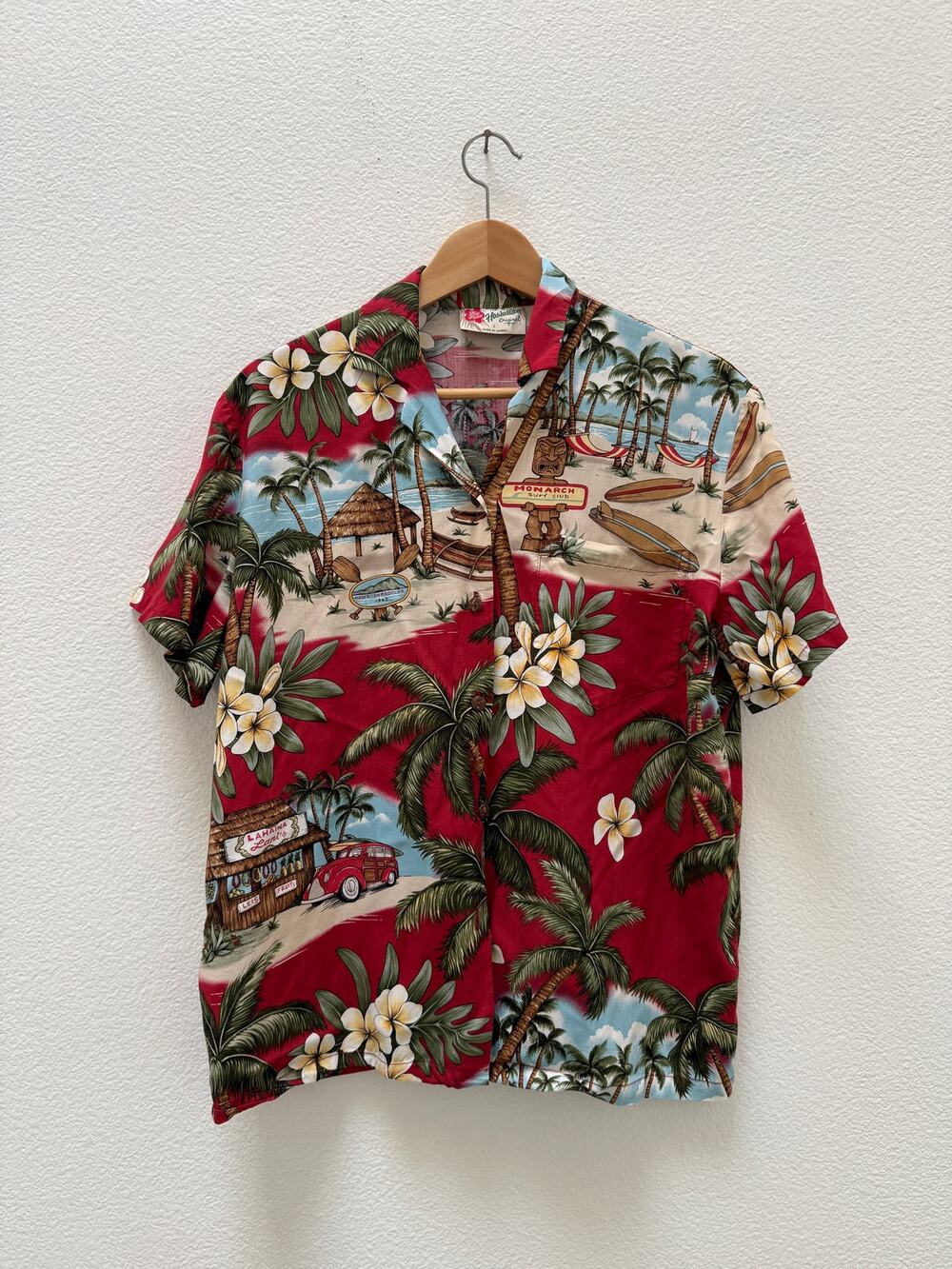 Vintage Hilo Hattie Hawaiian Shirt Mens Small Red Woody Wagon Tiki Surfboard USA